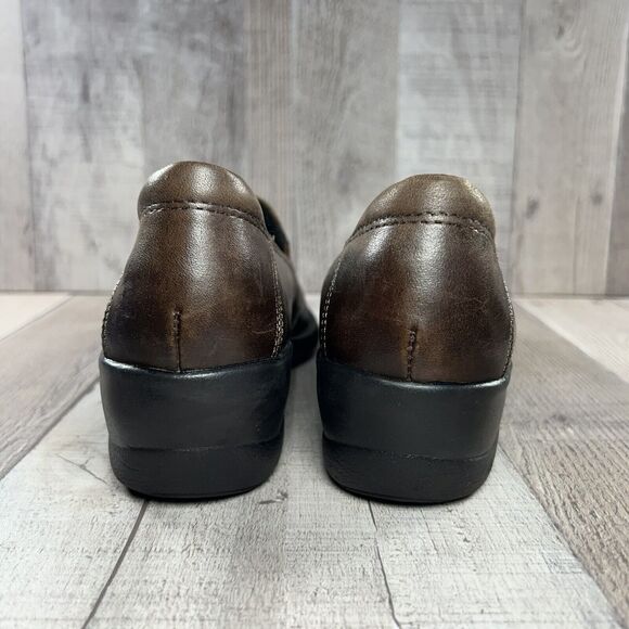 Clarks Women's Artisan Slip On Leather Loafer Shoes Croc Print Brown Size 6 M - Picture 10 of 15